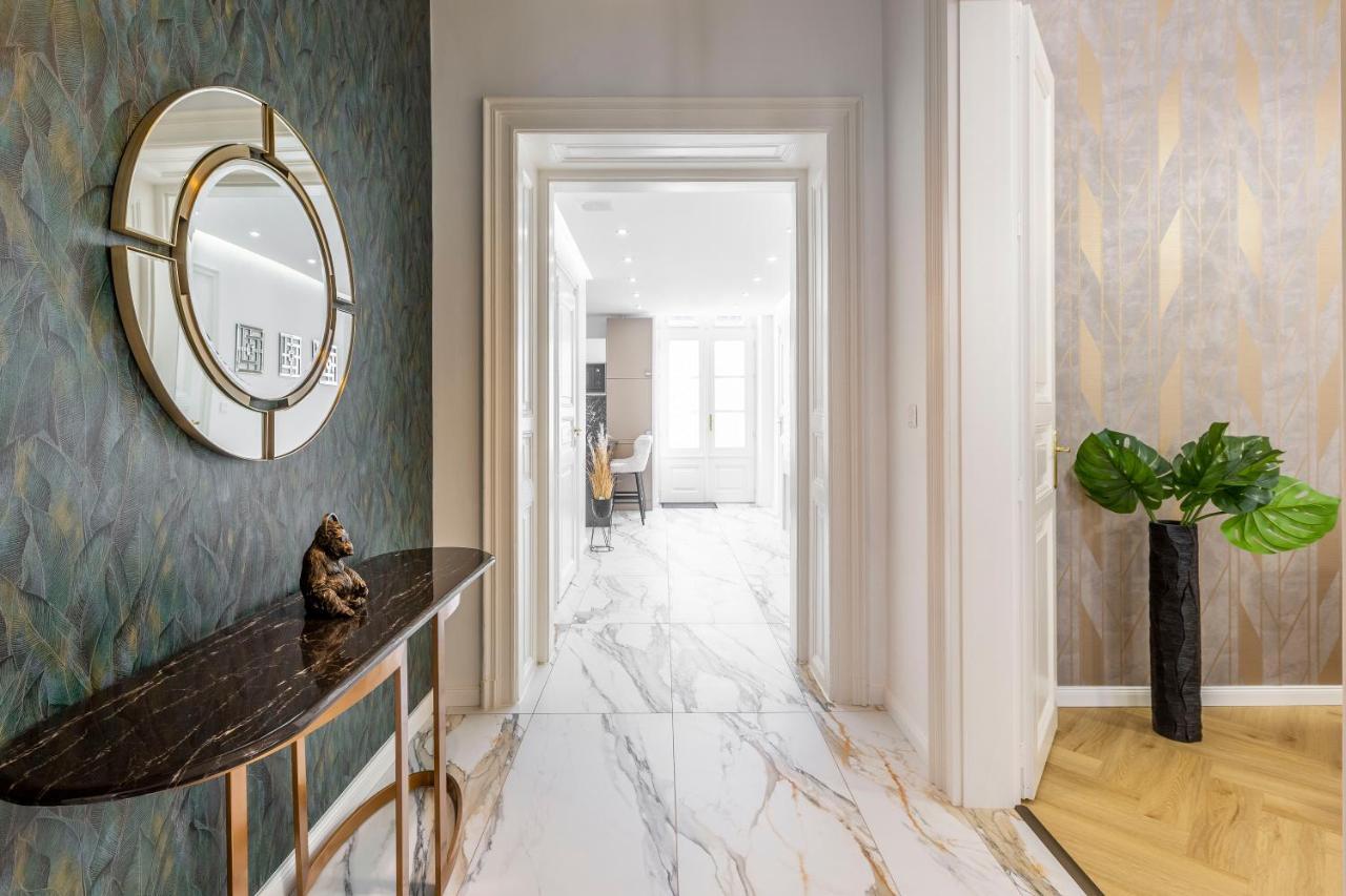 Luxurious Bajcsy Residence Next To The Basilica Budapest Exterior foto